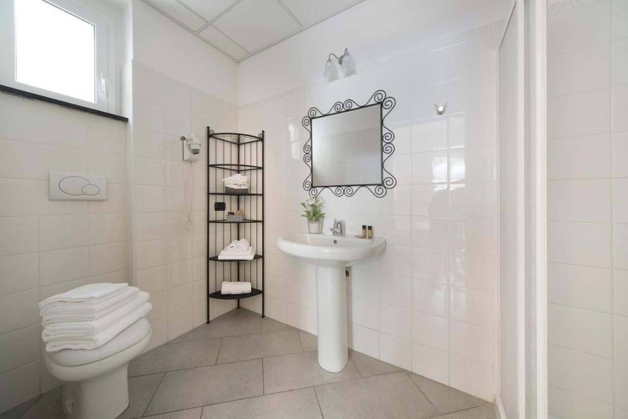 Hotel Residence Laigueglia Free Parking Экстерьер фото